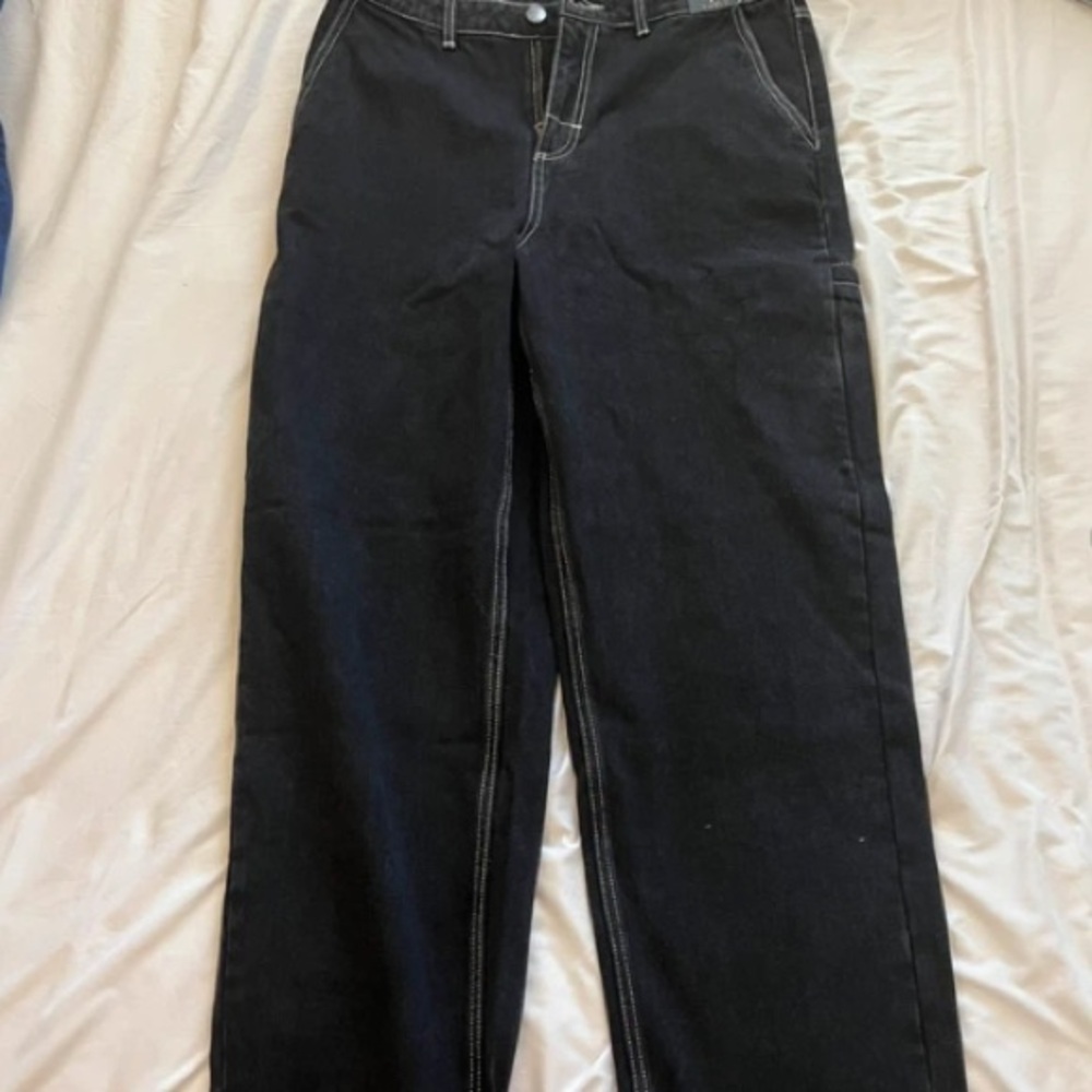 Black Wide-Leg Jeans with Contrast Stitching
